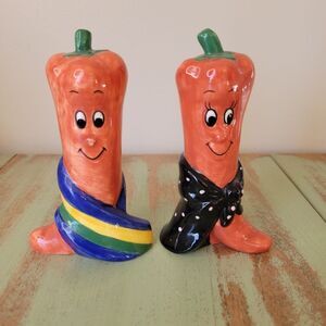 Charming Vintage Anthropomorphic Carrot Salt & Pepper Collectible Shakers